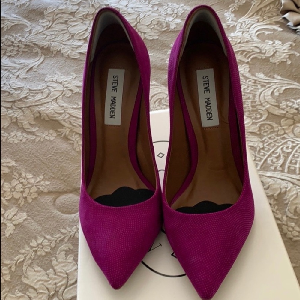 Steve Madden Fuchsia Pumps 💜